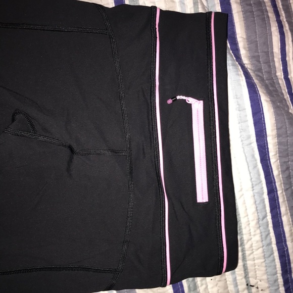 Lululemon slightly cropped leggings - Picture 2 of 3